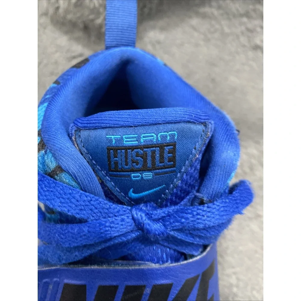 Nike Team Hustle D 8 Royal Blue Black Basketball Shoes Youth Size 6.5